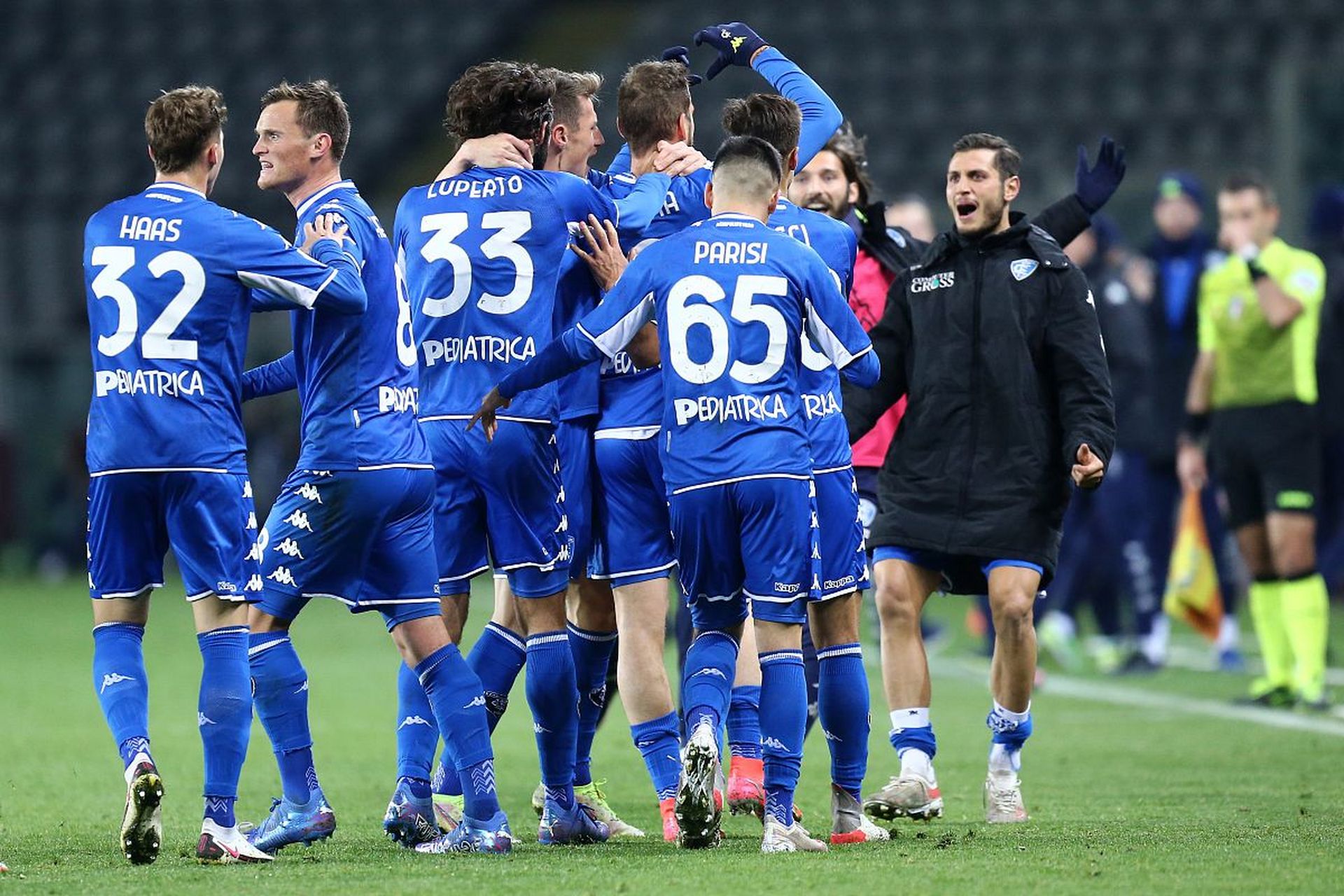 展示两队的 展示两队的