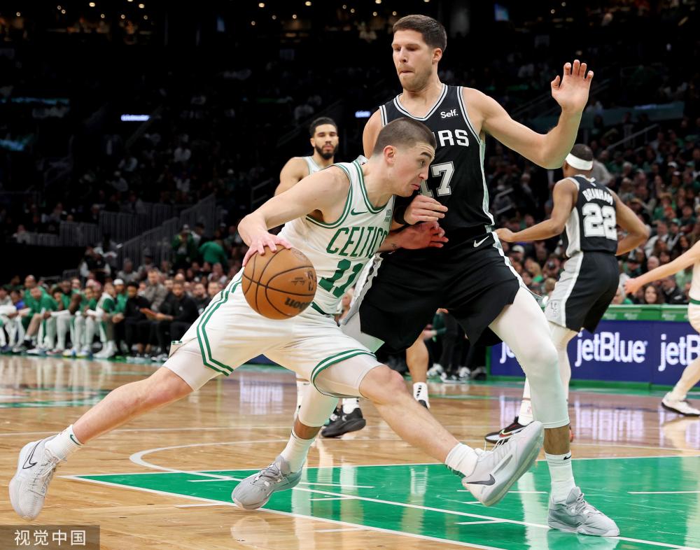 南苏丹男篮63分狂胜利比亚！北京大外16+10+5 战安哥拉决出C组头名